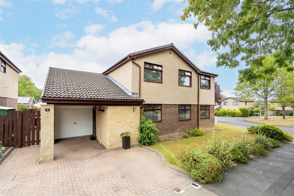 Property photo 1 of 17 External