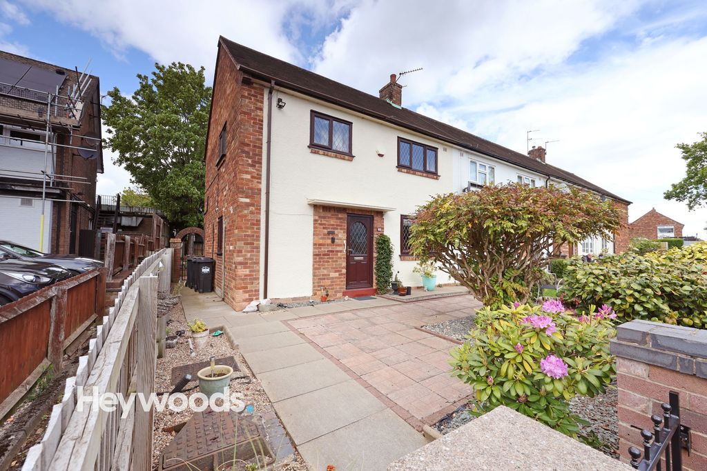 Property photo 1 of 28