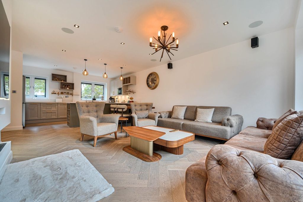 Property photo 1 of 20 Picture No. 21