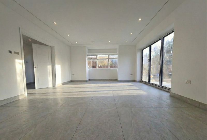 Property photo 3 of 10 Photo 6