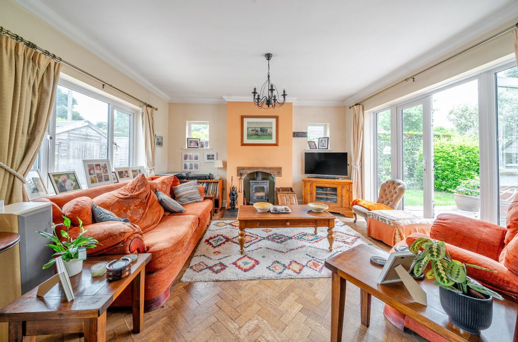 Property photo 3 of 27 1296841-3-682F16A...