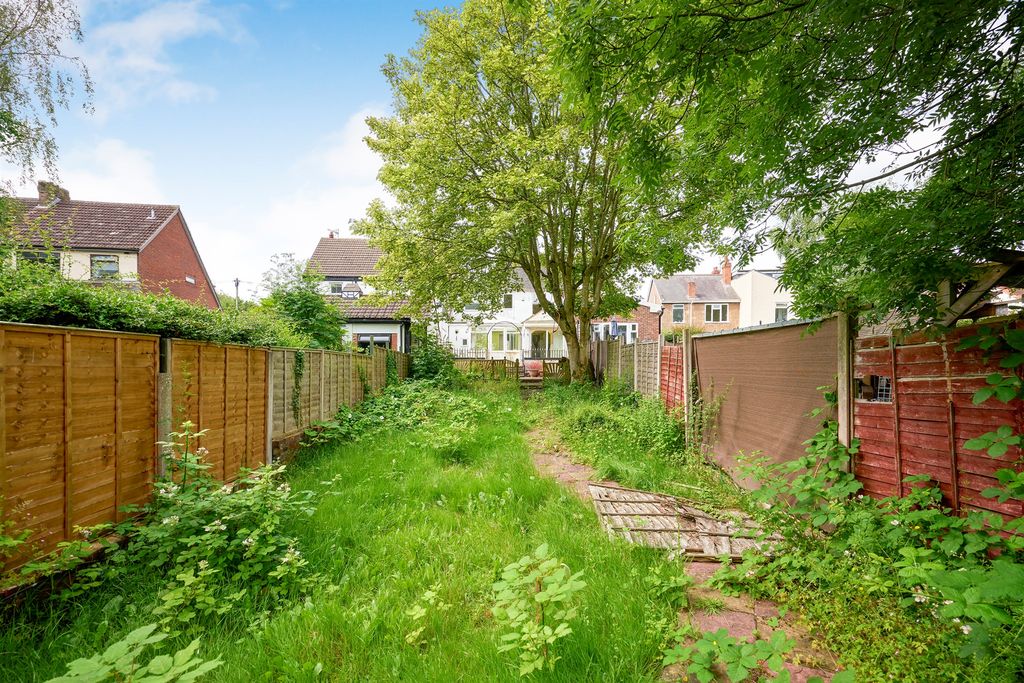 Property photo 2 of 17