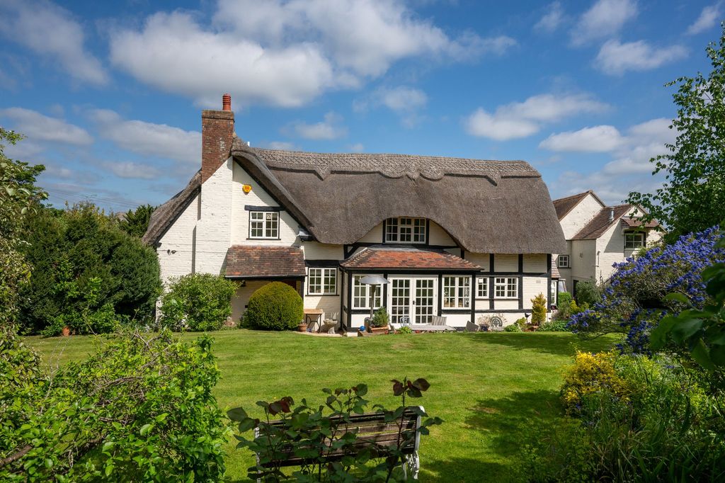 Property photo 2 of 26