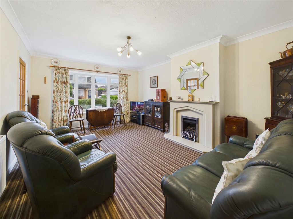 Property photo 2 of 9 Lounge