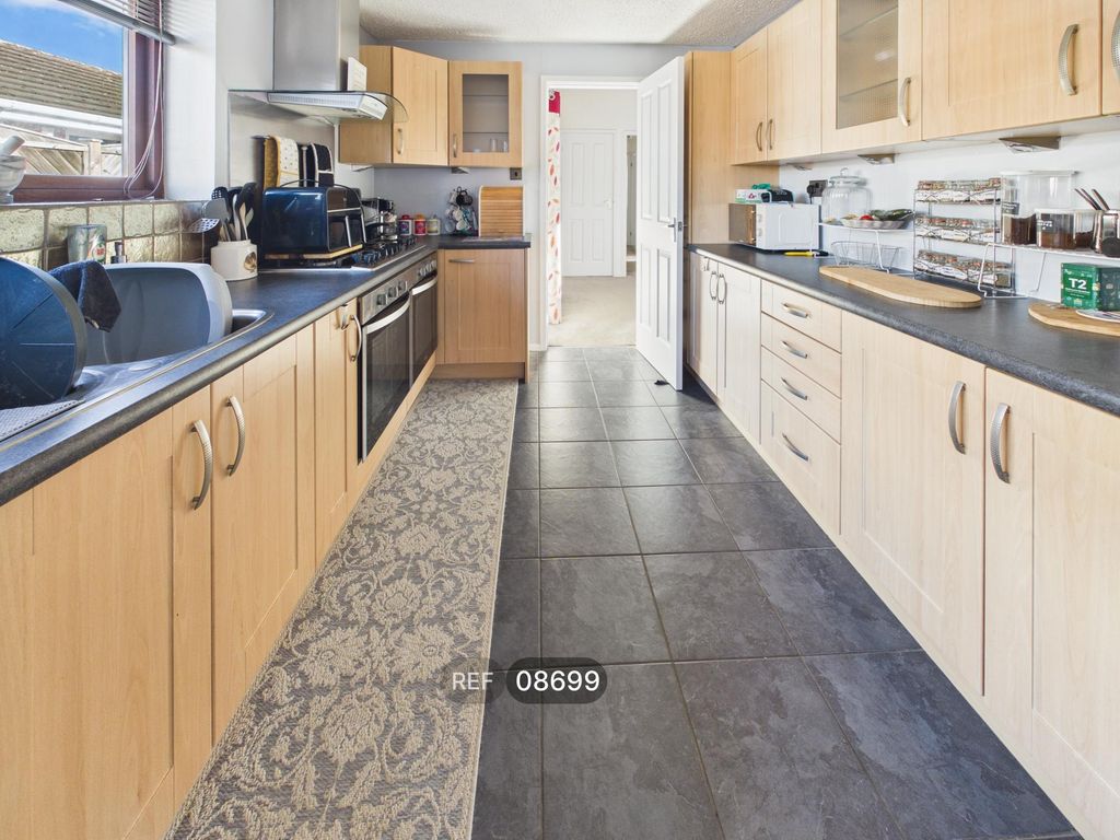 Property photo 2 of 15 Kitchen