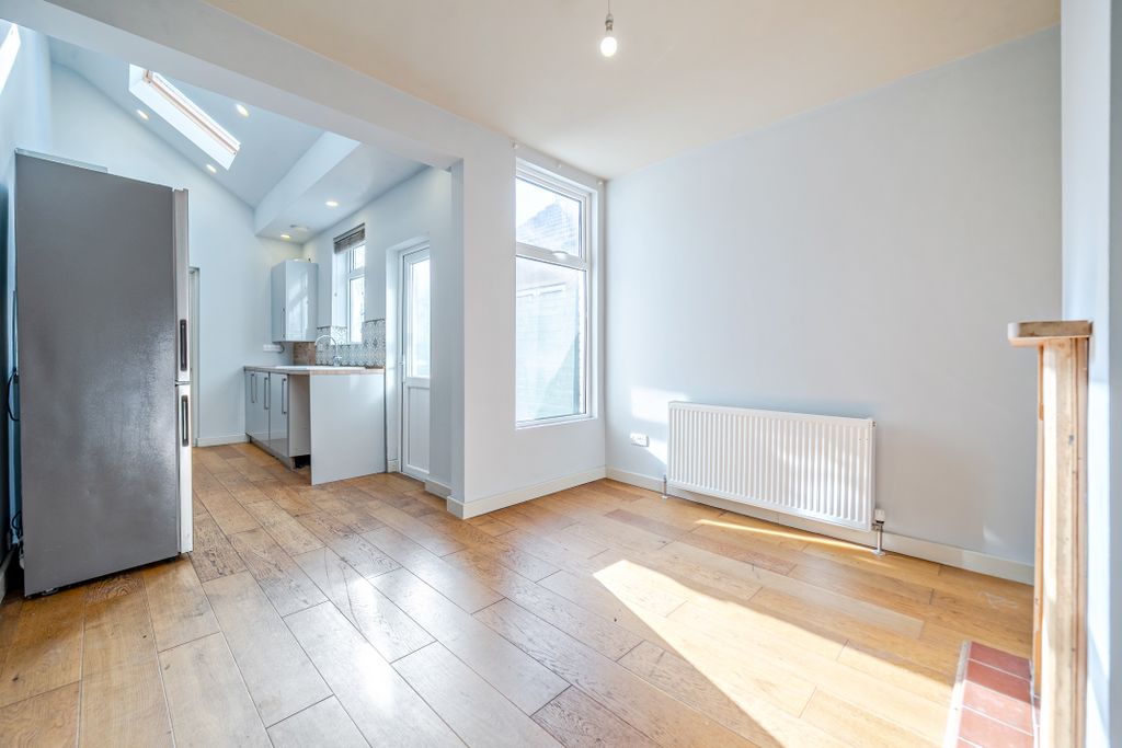 Property photo 3 of 22