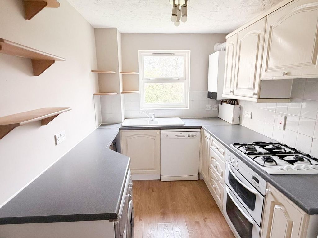 Property photo 2 of 12 Kitchen