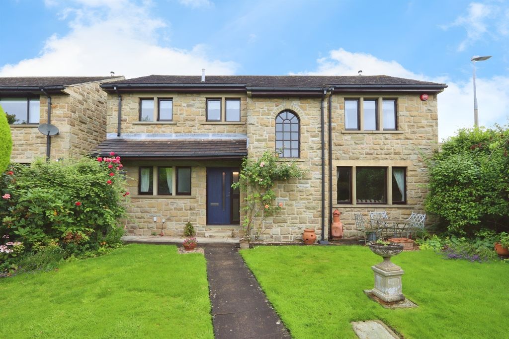 Property photo 1 of 18