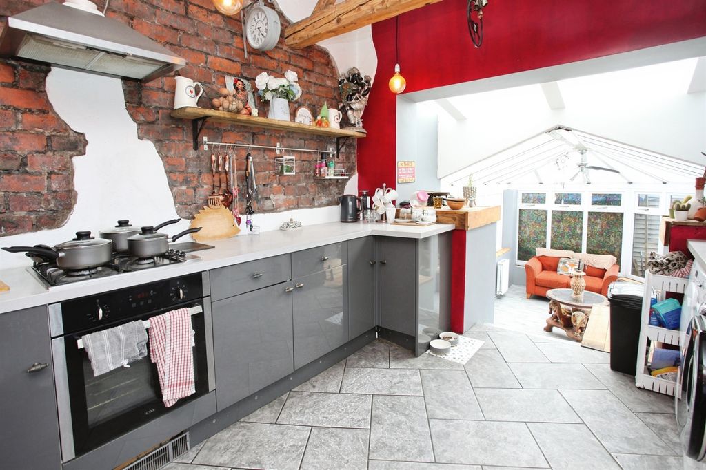 Property photo 2 of 19