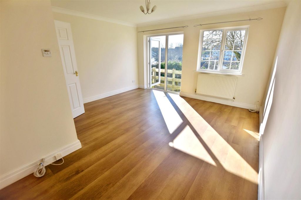 Property photo 2 of 22 6 (2).Jpg