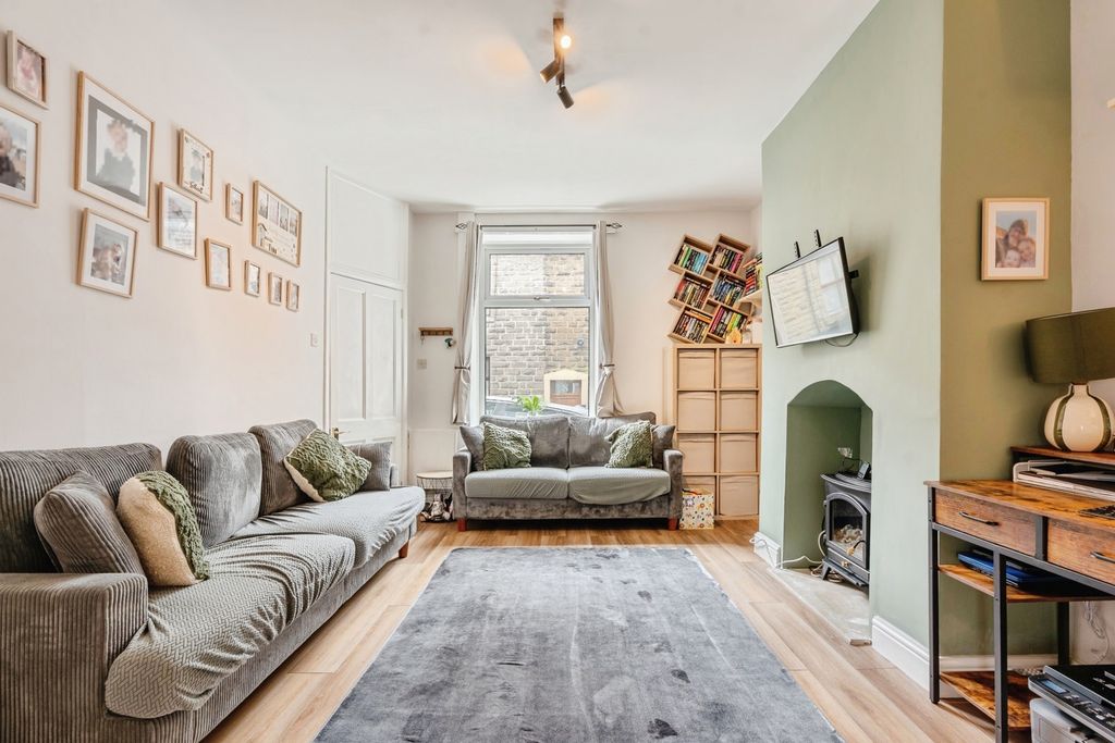 Property photo 2 of 23 Pbox-Img.Jpg