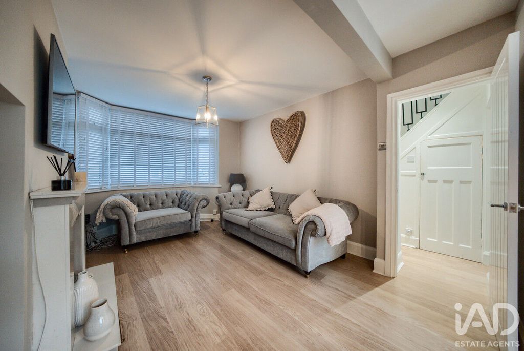 Property photo 3 of 22