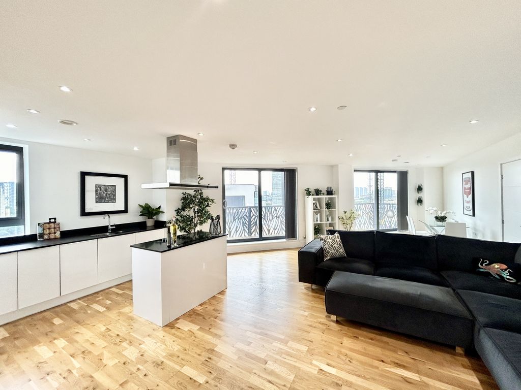 Property photo 3 of 12 Gallery