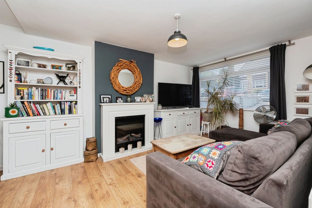 Property photo 2 of 19 Pbox-Img.Jpg