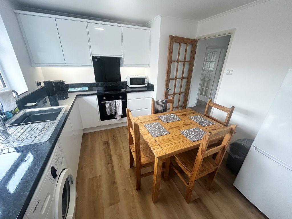 Property photo 2 of 9 Kitchen