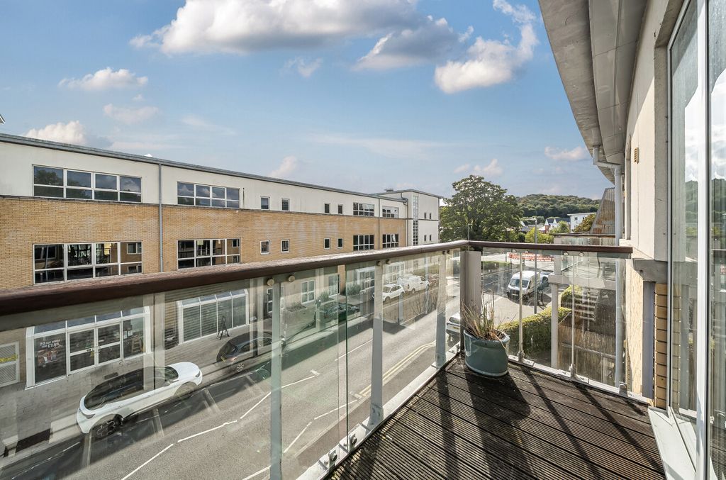 Property photo 2 of 9 1349188-8-68Bafcb...