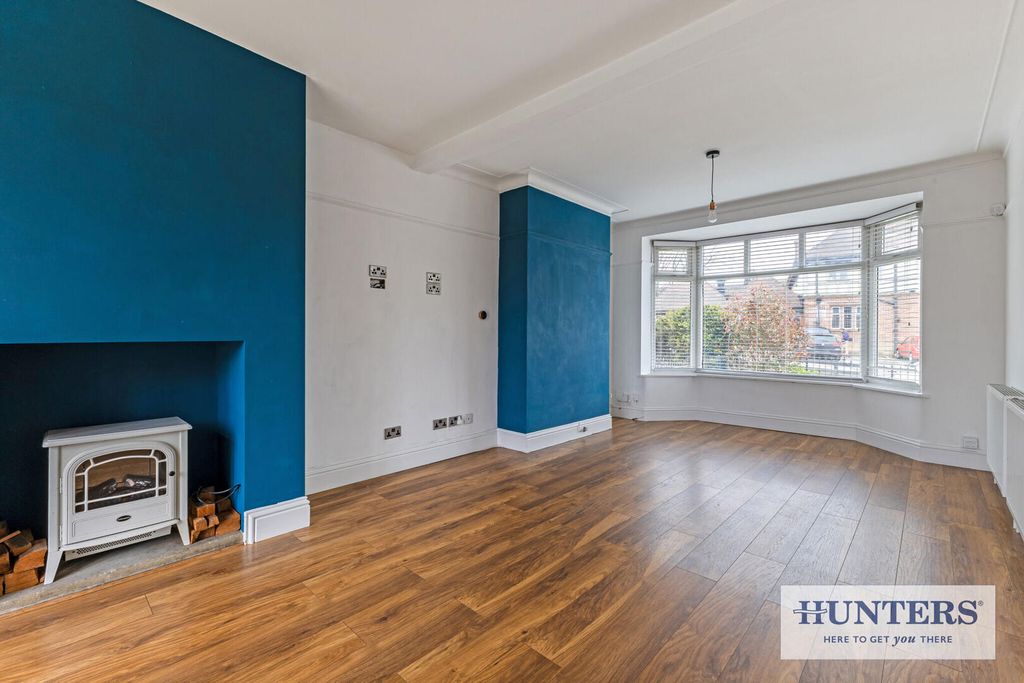 Property photo 2 of 25 Living Room