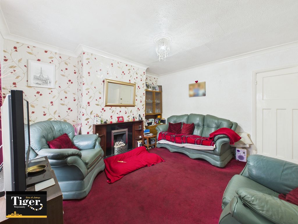 Property photo 2 of 18 Cam03440G0-Pr0435-Still015