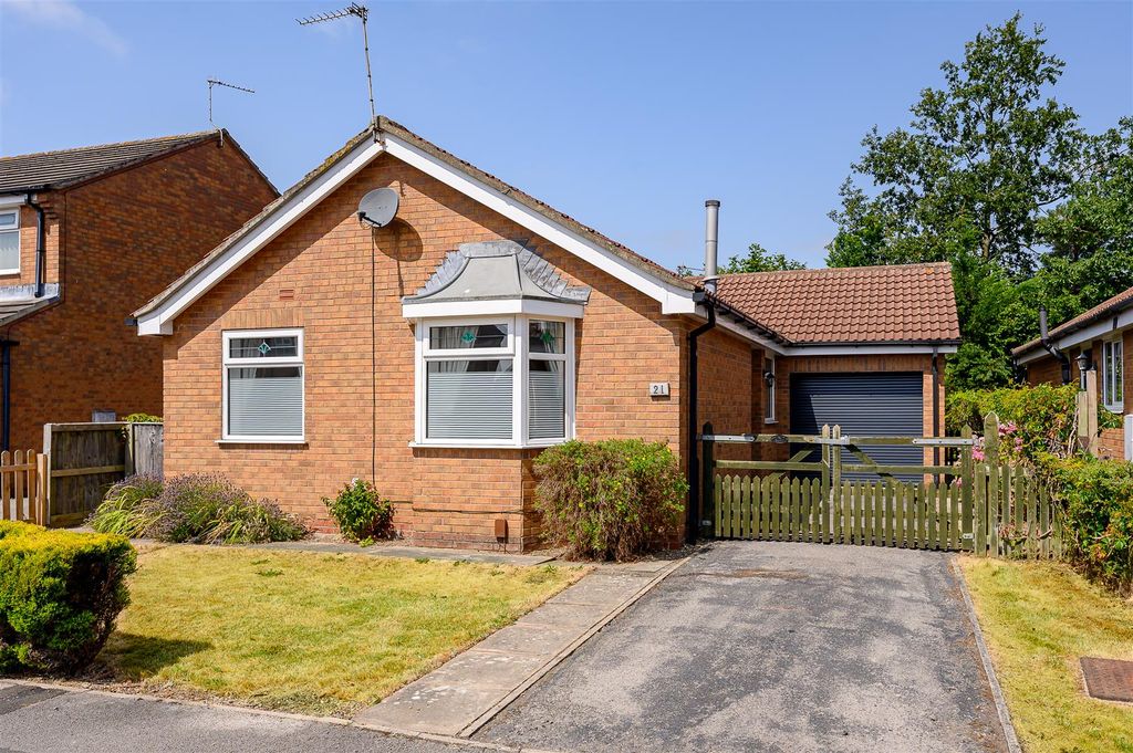Property photo 1 of 12 External