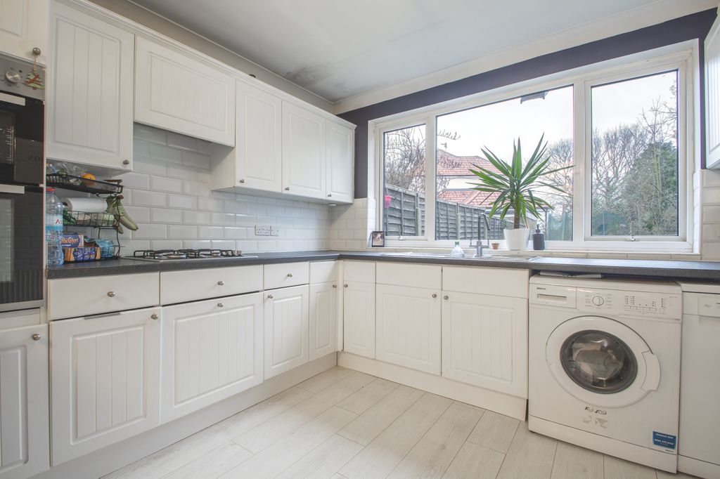 Property photo 2 of 12 Gallery