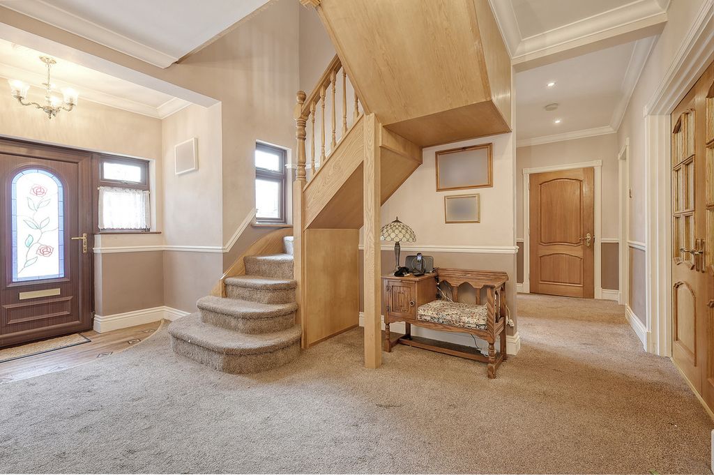 Property photo 2 of 24