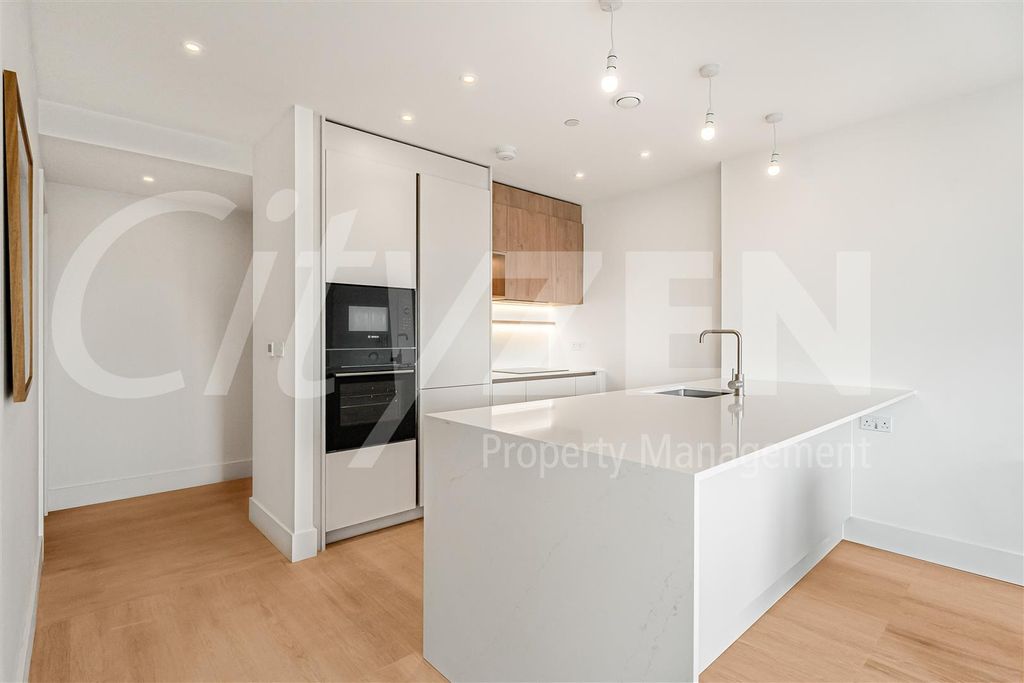 Property photo 2 of 31 Kitchen