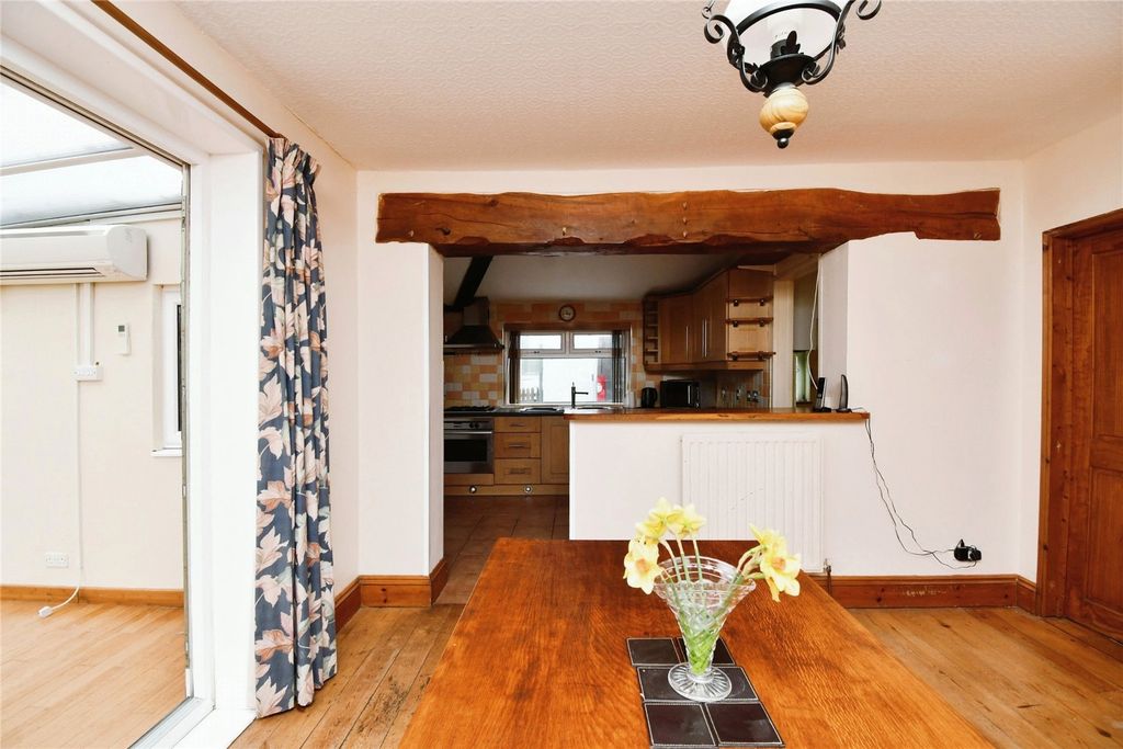 Property photo 3 of 33 Picture No. 22