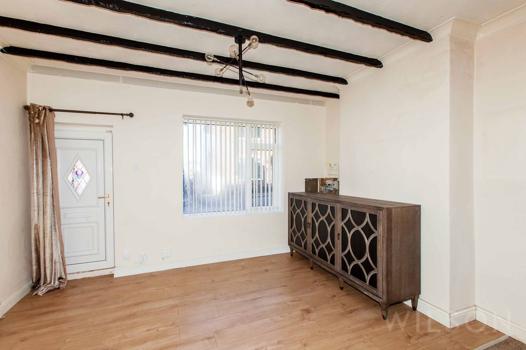 Property photo 3 of 11