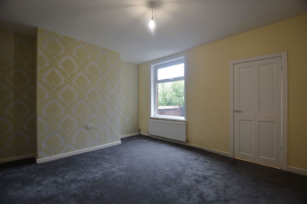 Property photo 3 of 8