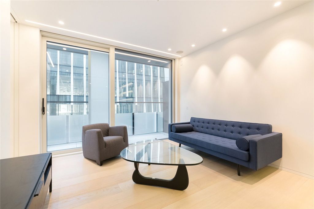 Property photo 3 of 12 Reception