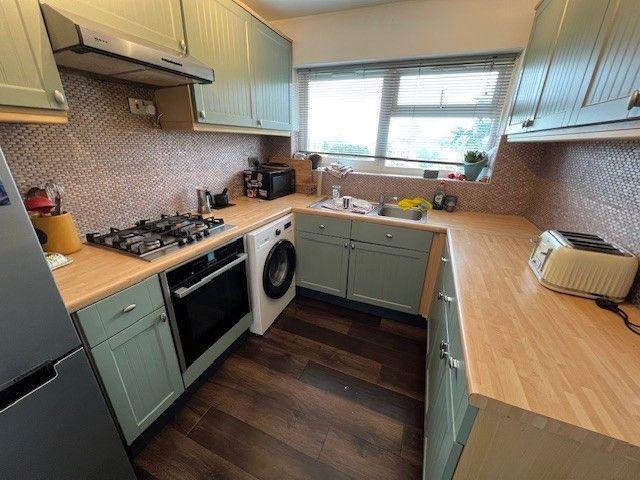 Property photo 3 of 9 Kitchen