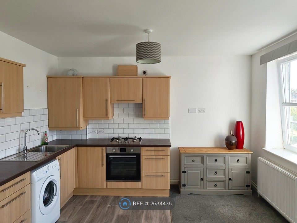 Property photo 3 of 15 Kitchen