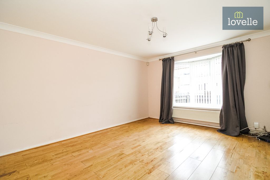 Property photo 2 of 23