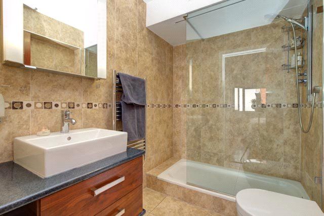 Property photo 3 of 11 En-Suite