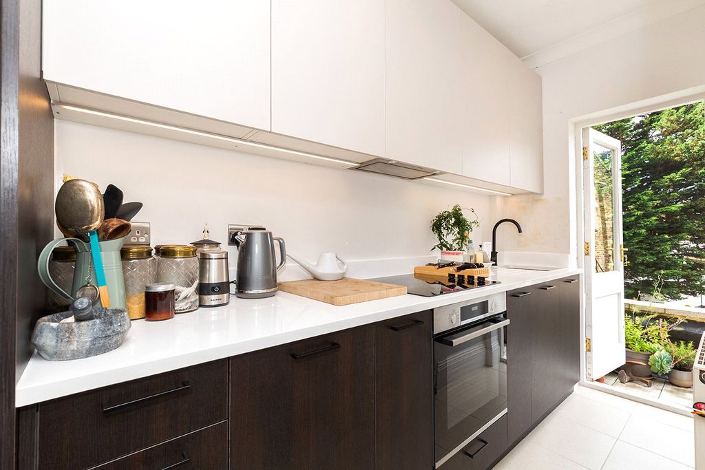 Property photo 3 of 16 Kitchen