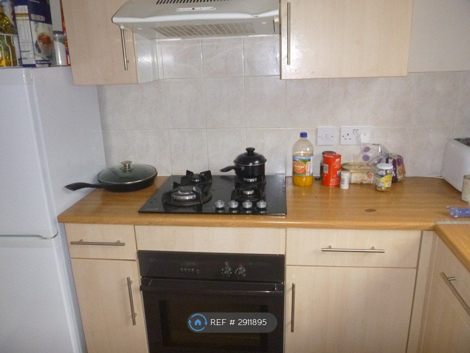 Property photo 2 of 10 Gas Hob And Electric Oven