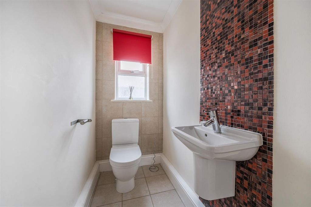 Property photo 3 of 24