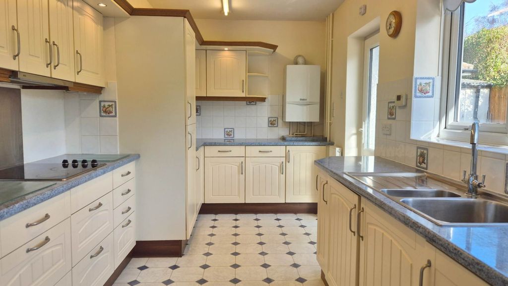 Property photo 3 of 24