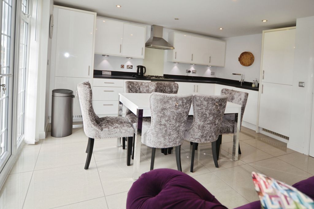 Property photo 2 of 14 Kitchen Diner