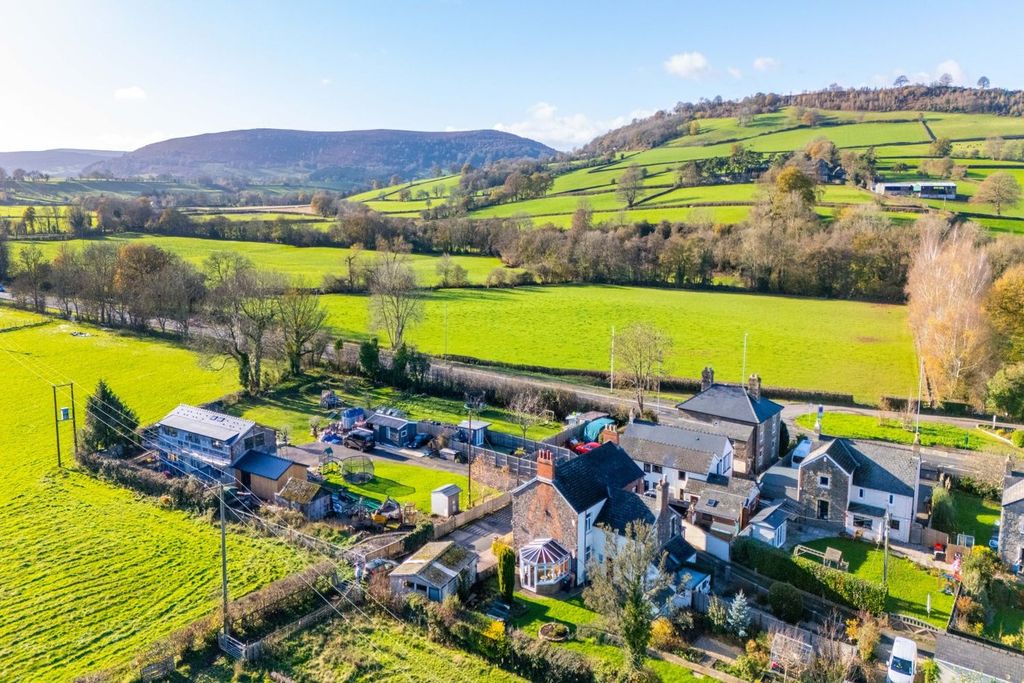 Property photo 3 of 22