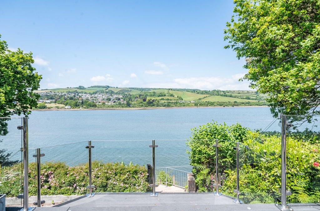 Property photo 2 of 30 1284104-55-682B57...