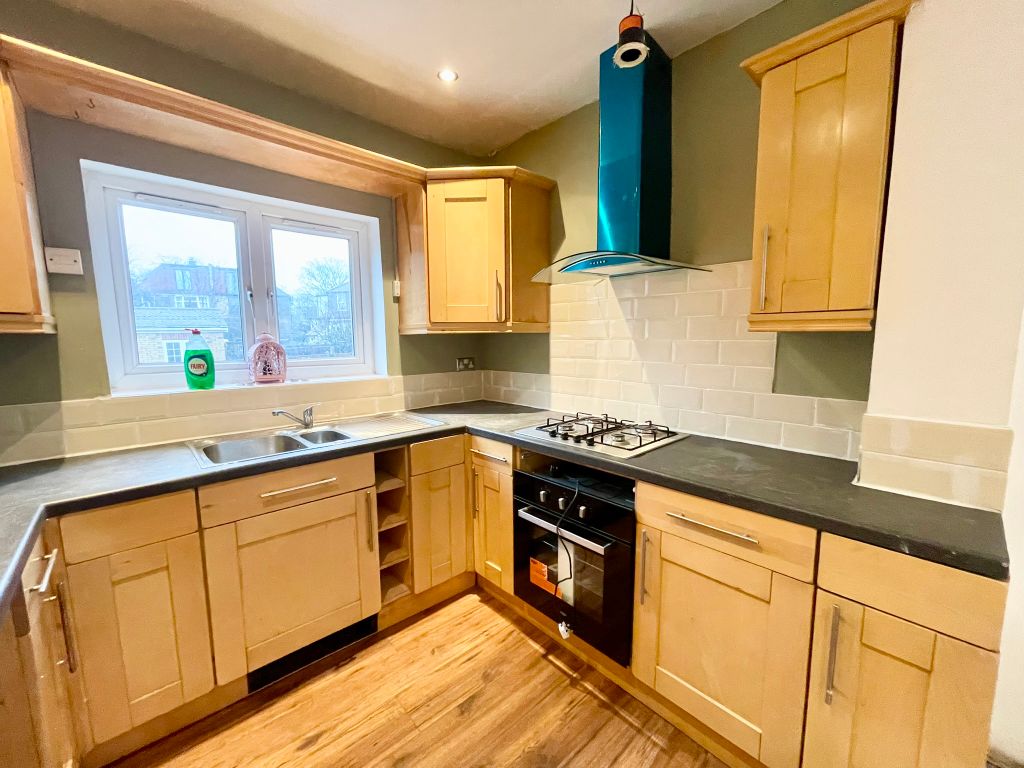 Property photo 3 of 28