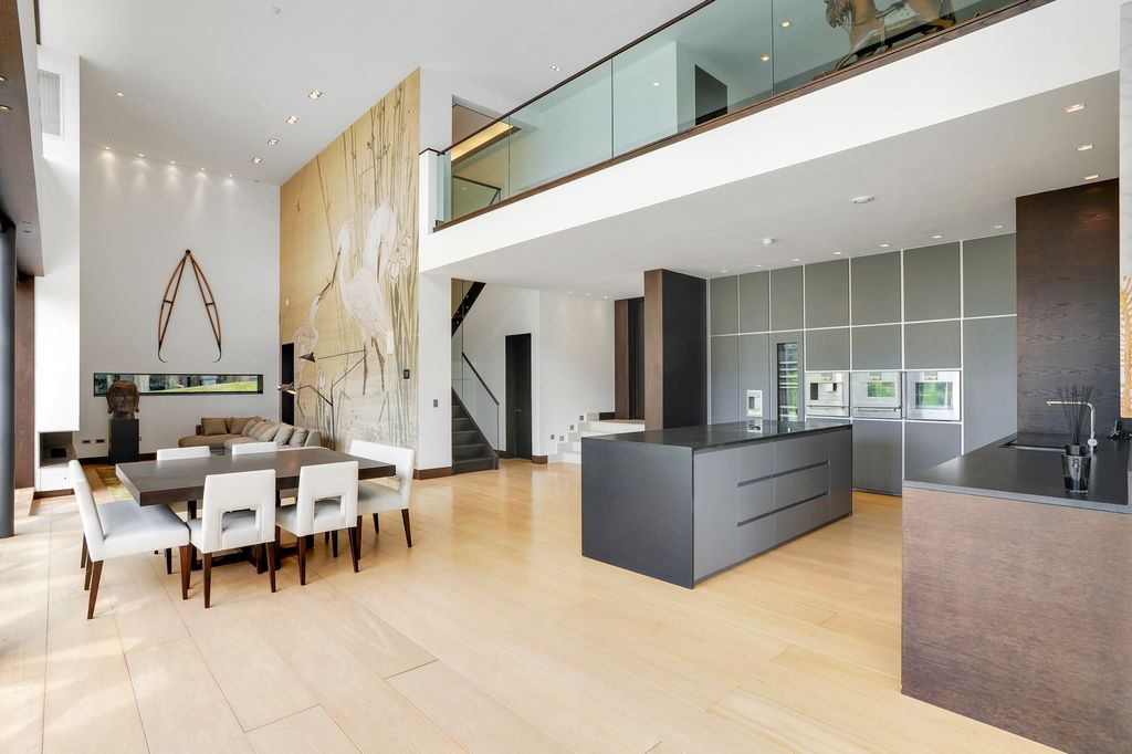 Property photo 3 of 27