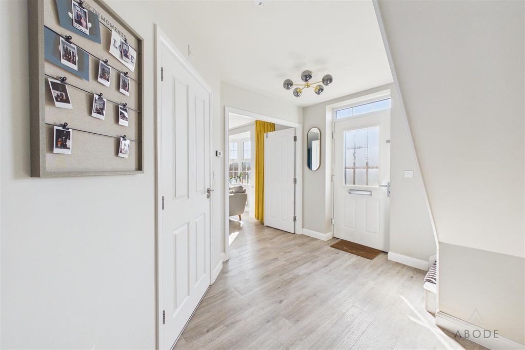 Property photo 3 of 30 Cam02544G0-Pr0368-Still002.Jpg