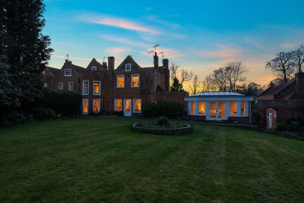 Property photo 2 of 44