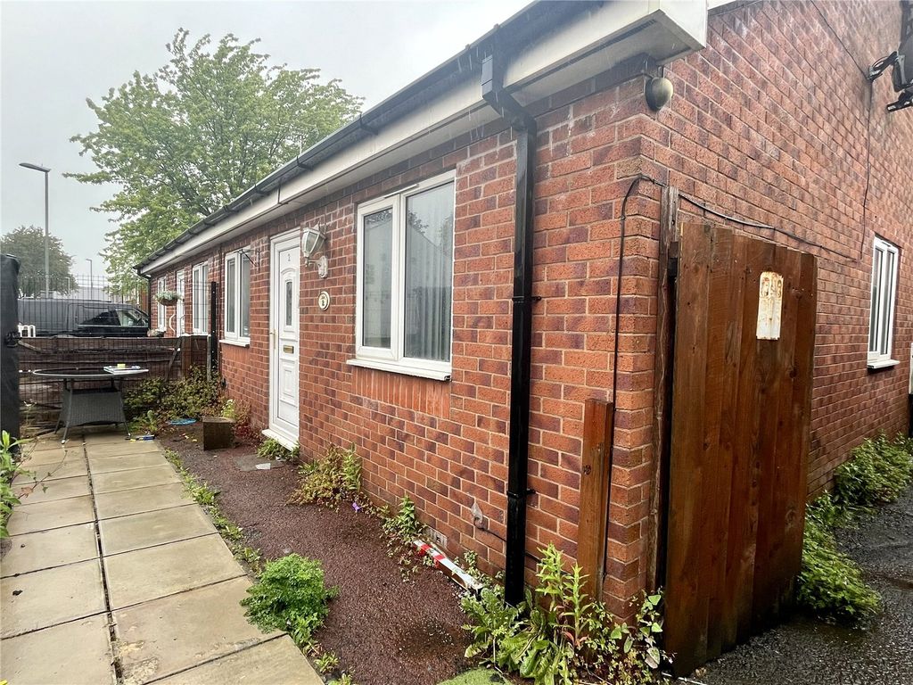 Property photo 2 of 13 Picture No. 17