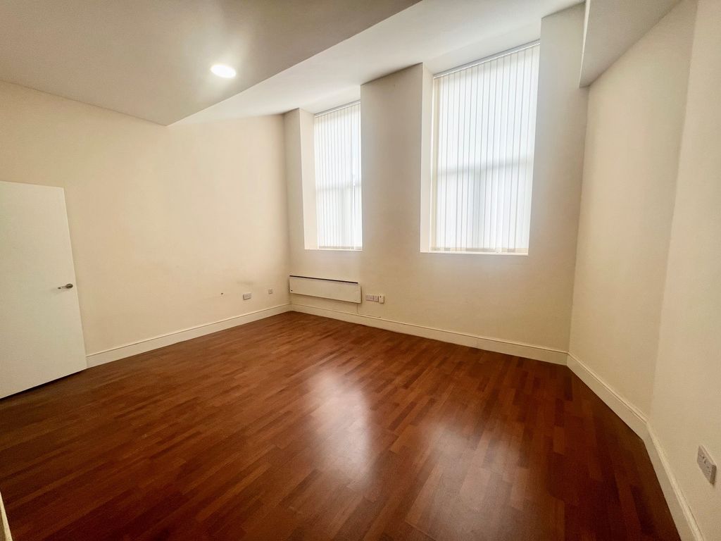 Property photo 2 of 4 Living
