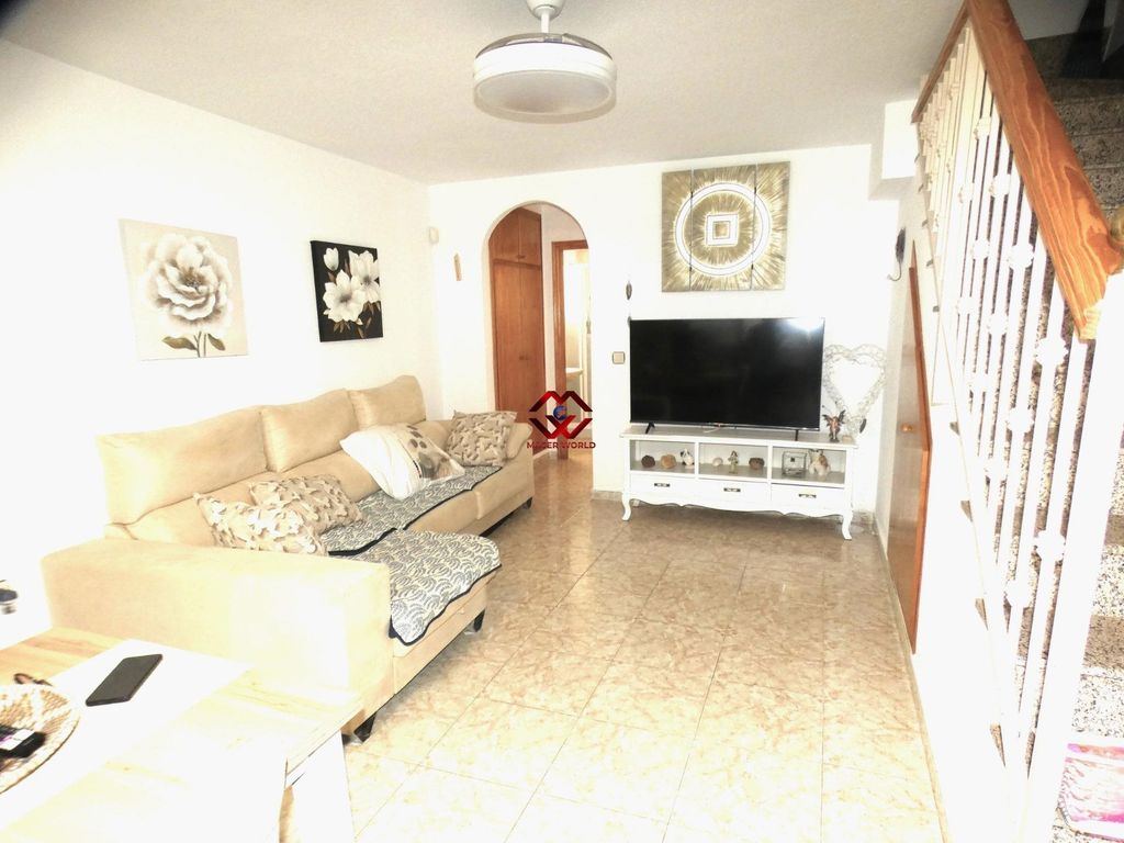 Property photo 2 of 31