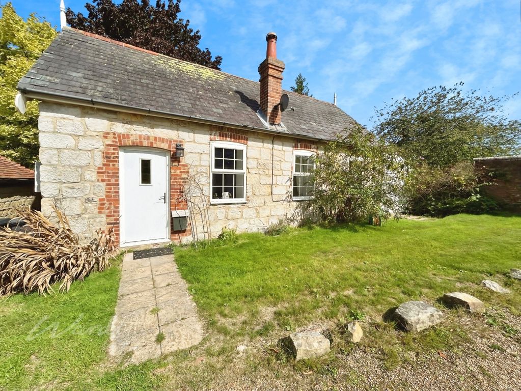 Property photo 1 of 11 Front (2)