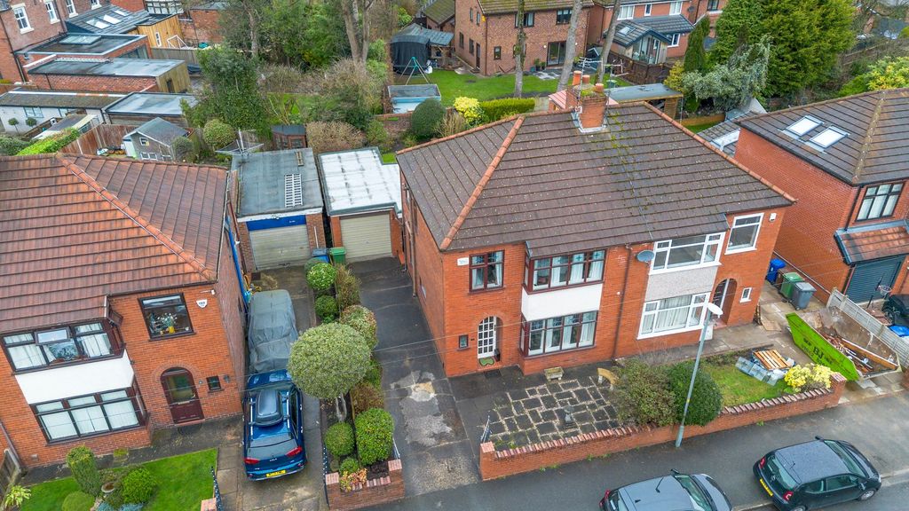 Property photo 2 of 23